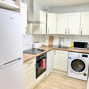 Lovely 2 Bedroom In Dublino