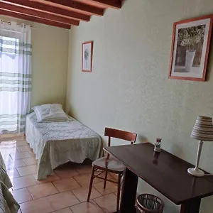gite-les-courzieu.hotels-rhonealpes.com/